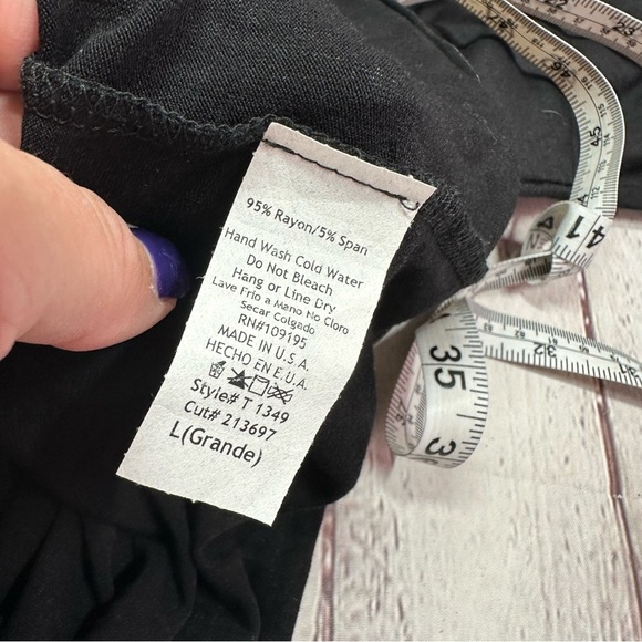 boutique annabelle Black split open sleeve rayon top womens minimalist new - Picture 8 of 10